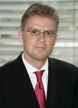 Oliver Seidl räumt den Sessel des Vorstandsvorsitzenden für Matthias Harsch. Künftig wird Seidl als CFO und CIO bei Media-Saturn agieren. 