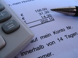 Durch die Gleichbehandlung von Rechnungen auf Papier und elektronischen Rechnungen sollen Geschäftsprozesse in ganz Europa einfacher und effizienter werden. (Bild: Michael Staudinger / PIXELIO, www.pixelio.de)