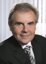 Dr. Rainer Hecker stand etliche Jahre an der Spitze des Kronacher Konzerns.
