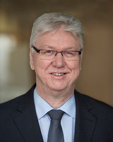 Volker Müller, Vorstandsvorsitzender der deutschen Expert AG, kann sich über eine Verdichtung des Standortnetzes freuen (Foto: expert AG).