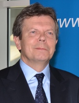 Lothar Roitner, GF des FEEI, fordert 100 Mio Forschungsförderung für die IKT-Industrie.