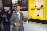 Ob es Absicht war, will Country Manager Wolfgang Lutzky nicht bestätigen, aber pünktlich zur Futura kann Nikon seine neue Outdoor-Systemkamera vorstellen.