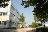AKG zieht um: Der neue Firmensitz befindet sich weiter im 23. Wiener Gemeindebezirk, nun in der Laxenburgerstraße 254. 