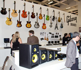 Philips hat einen Käufer für seine Tochtergesellschaft Woox Innovations (Philips Audio, Video und Multimedia) gefunden: Das globale Musik- und Lifestyle-Unternehmen Gibson Brands, Inc. – hier beim vorjährigen IFA-Auftritt. (©W.Schalko) 