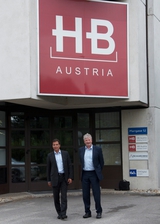 Um den Vertrieb der Philips TVs besser an die Marktgegebenheiten in Österreich anzupassen, hat sich TP Vision einen weiteren Distributor an die Seite geholt: HB Austria wird ab 1.8.14 bestimmte Kundengruppen des österreichischen Handels betreuen.
