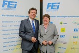 Der Geschäftsführer des FEEI, Lothar Roitner und die Präsidentin des FEEI, Brigitte Ederer, bei der Präsentation des Wirtschaftsberichtes der Branche. 
