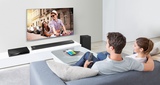 Gute Nachrichten: Heutzutage kann man auch in kleinen Räumen auf großen TVs fernsehen. Neue Technologien und Designs machen’s möglich.
