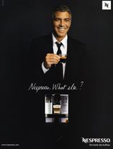 Nespresso Markenbotschafter George Clooney und der französiche Schauspieler und Academy Award Preisträger Jean Dujardin sind ab 3.11.2014 gemeinsam in der neuesten Nespresso „What else?” Kampagne zu sehen. (Bild: Nespresso)