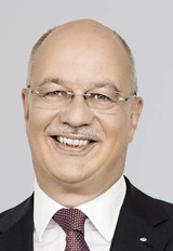 Thomas Schröder, Vorsitzender des Vorstandes: 