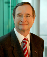 WKÖ-Präsident Christoph Leitl fordert eine Vorziehung der Fördermittel 2015, um keine Lücke entstehen zu lassen. (©WKÖ)