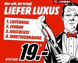 Für die aktuelle Service-Aktion von Media Markt Deutschland, genannt „Liefer Luxus“, wirbt ein Butler. (Bild: Screenshot mediamarkt.de)