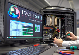 Damian Izdebski erweitert seine Techbold-Gruppe: Die Techbold Hardware Services bietet Reparatur- und Softwareservice rund um IT und Smartphones. 