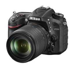 Mit der D7200 will Nikon sowohl erfahrene Fotografen, die einen großen Funktionsumfang in einem leichten Gehäuse schätzen, als auch Benutzer, die von einem Einsteiger-Modell upgraden möchten, ansprechen. 