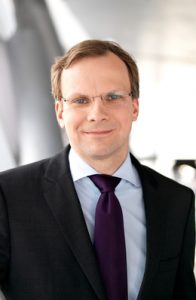 T-Mobile CEO und Vizepräsident der Internetoffensive Österreich Andreas Bierwirth  betont vor allem die Vorteile von LTE für den schnellen Ausbau der Breitbandversorgung in Österreich. 