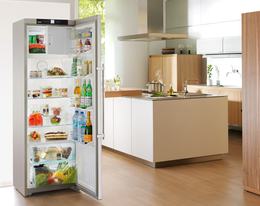 Das größte Einsparpotential in der Küche birgt sicherlich der Kühlschrank, da er ununterbrochen läuft.