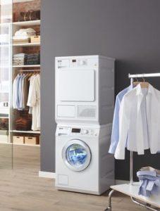 Die Waschmaschine WDA 210 WPM und den Wäschetrockner T 8164 WP gibt es zum unverbindlich empfohlenen Setpreis von 1.649,- Euro. 