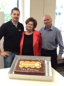 Walter Sabitzer feierte mit seinen Eltern, Renate und Walter Sabitzer, die Neueröffnung in Althofen. 