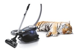 Der Tiger ist zurück! Nach dem großen Erfolg der letzten Kampagne setzt Bosch erneut auf die zwei TV-Spots rund um beutel- und kabellose Staubsauger und schlafende Tiger. 
