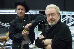 Jake und Ridley Scott drehen den ersten LG Superbowl Spot, der die OLED-Technologie als neue Ära im Fernsehzeitalter positionieren soll. (©LG Electronics Austria) 