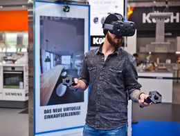 Mit der Küchenplanung im virtuellen Raum will Saturn die Akzeptanz von Virtual Reality-Technologien beim Kunden testen. (©MSH)