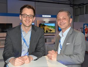 Head of Sales CE Chains, Mass Merchants, New Biz Martin Amstler und Director CE Michael Grafoner nutzten die Samsung Roadshow, um auch über die Vertriebsstruktur in der CE zu berichten. (Foto: Dominik Schebach)
