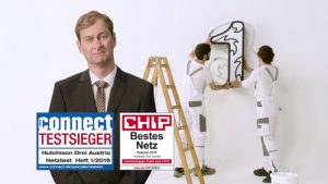 Mit einem satirischen Werbespot will Drei auf seine Erfolge bei den Netztests von Connect und CHiP hinweisen. 