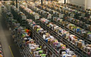 Die deutsche Umwelthilfe verklagt Amazon wegen Verstoß gegen das deutsche Gesetz. In Deutschland müssen Händler, die Elektrogeräte verkaufen, diese ja nun auch zurücknehmen ... Amazon hat das laut Kundenbeschwerden angeblich nicht getan. (Bild: www.amazon-logistikblog.de)