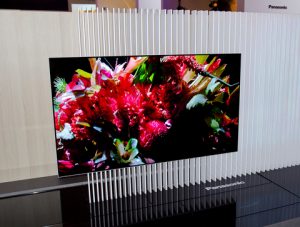 Im OLED-Bereich zeigte Panasonic den Stand der Technik anhand eines klassischen TV-Geräts ebenso… (©W.Schalko)