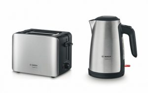 Für Tee-Liebhaber hat Bosch CP in der ComfortLine einen 1,7-Liter Wasserkocher, der auch bei kleinen Wassermengen optimal arbeitet. Der kompkate Toaster wartet mit sechs variablen Röststufen auf. 