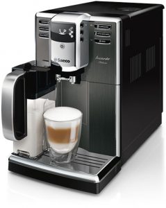 Saeco Incanto Deluxe liefert sechs Kaffeespezialitäten auf Knopfdruck.