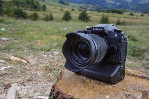 Die LUMIX G81 ist das neue Top-Modell der DSLM-Mittelklasse von Panasonic. Die Kamera überzeugt mit fortschrittlichen Technologien und praktischen Funktionen in einem robusten und kompakten Gehäuse.