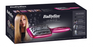 Mit der neuen LISS Brush 3D von BaByliss bürstet man ganz einfach durchs Haar und glättet es dabei. 
