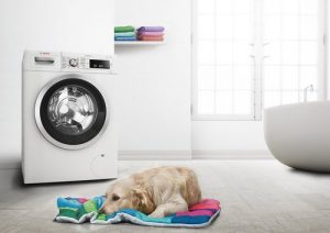 Die Serie 8 Waschmaschinen von Bosch mit ActiveOxygen entfernen selbst bei niedrigen Temperaturen bis zu 99,99% der vorhandenen Bakterien und Keime, wie der Hersteller verspricht.