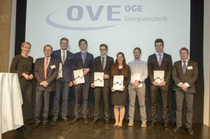 Die OGE-Preisträger/innen mit Moderatorin Sybille Brunner (l.), OGE-Vorstandsvorsitzendem Johannes Vavra (2.v.l.) und Jury-Vorsitzendem Wolfgang Gawlik (r.). (©OVE-OGE/Olbrich)