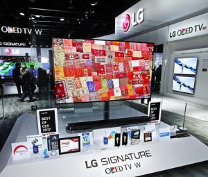 LG Electronics erhielt auf der CES 2017 die „Best of the Best“ Auszeichnung für die SIGNATURE W7 Wallpaper OLED-TV Serie.
