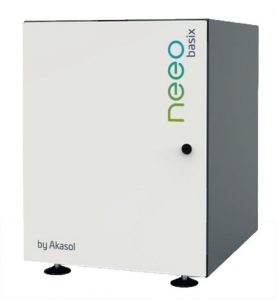 Innovativer PV-Energiespeicher: neeoBasix mit GridSense sorgt für intelligenten und wirtschaftlichen Eigenenergieverbrauch im Privathaushhalt. (©Akasol)