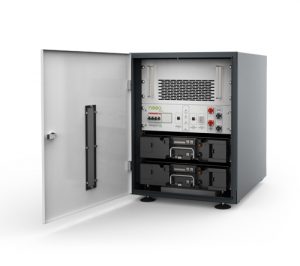 Akasol bietet mit seinem Produkt neeoBASIX eine All-In-One Batteriespeicherlösung für Privathaushalte bzw. kleine Betriebe an, die AC-seitig angeschlossen wird und mit Kapazitäten von 6,5 bzw. 13kWh erhältlich ist. 
