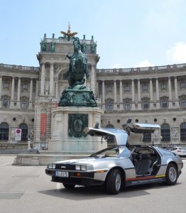 Abschluss vor der Hofburg: Nach der letzten Station in Wien ging es mit dem DeLorean noch zu einem schnellen Fotoshooting vor der Hofburg. (Foto: D. Schebach)