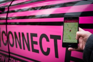 Mit CarConnect will T-Mobile herstellerunabhängig Autos ins Netz bringen. 