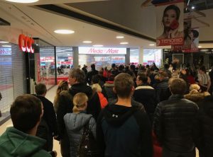 Der 37. MediaMarkt in Österreich eröffnete heute in Wolfsberg seine Tore. Bereits um 7 Uhr früh warteten zig Kunden auf die Eröffnung. 