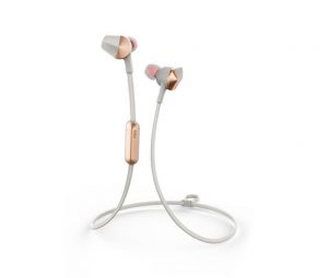 Fitbit Flyer sind kabellose Kopfhörer für das Training – exzellenter Sound in einem bequemen, schweißfesten und sicheren Design.
