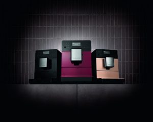 Letzten Herbst stellte Miele die neuen CM5-Kaffeevollautomaten vor. Diese gibt es in drei Ausstattungsvarianten und drei Farben.