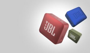 Der handtellergroße, wasserdichte JBL GO 2 bietet überraschend starken Sound im neuen, frechen Design.

