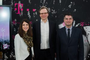 CCO Maria Zesch, CEO Andreas Bierwirth sowie CFO Gero Niemeyer haben heute das Jahresergebnis von T-Mobile vorgestellt.