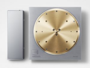 Ab Ende April lassen die neuen Technics Modelle – der direktgetriebene Plattenspieler SP-10R (Abb.) und das Plattenspielersystem SL-1000R – die Herzen von Audio-Enthusiasten höher schlagen. 
