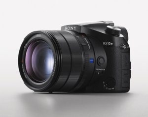 … die RX10M4 als beste Superzoom-Kamera …