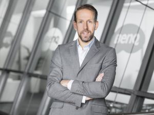 Freuen sich über den Ausbau der Partnerschaft: Matthias Grumbir, Head of Sales Austria bei BenQ…
