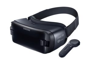 Mit einer Samsung Gear VR und einem Smartphone lässt sich der neue Dienst A1 NOW VR nutzen. (Foto: Samsung)