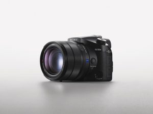 … die RX10 IV als „Superzoom Kamera 2018-2019” …
