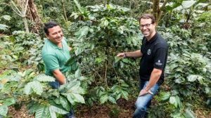 Die Delica AG, das Schweizer Unternehmen hinter Cremesso, engagiert sich in Form von langfristigen, direkten Partnerschaft mit 300 Kaffeebauern seit mehreren Jahren für den nachhaltigen Anbau von Kaffee in Honduras. 